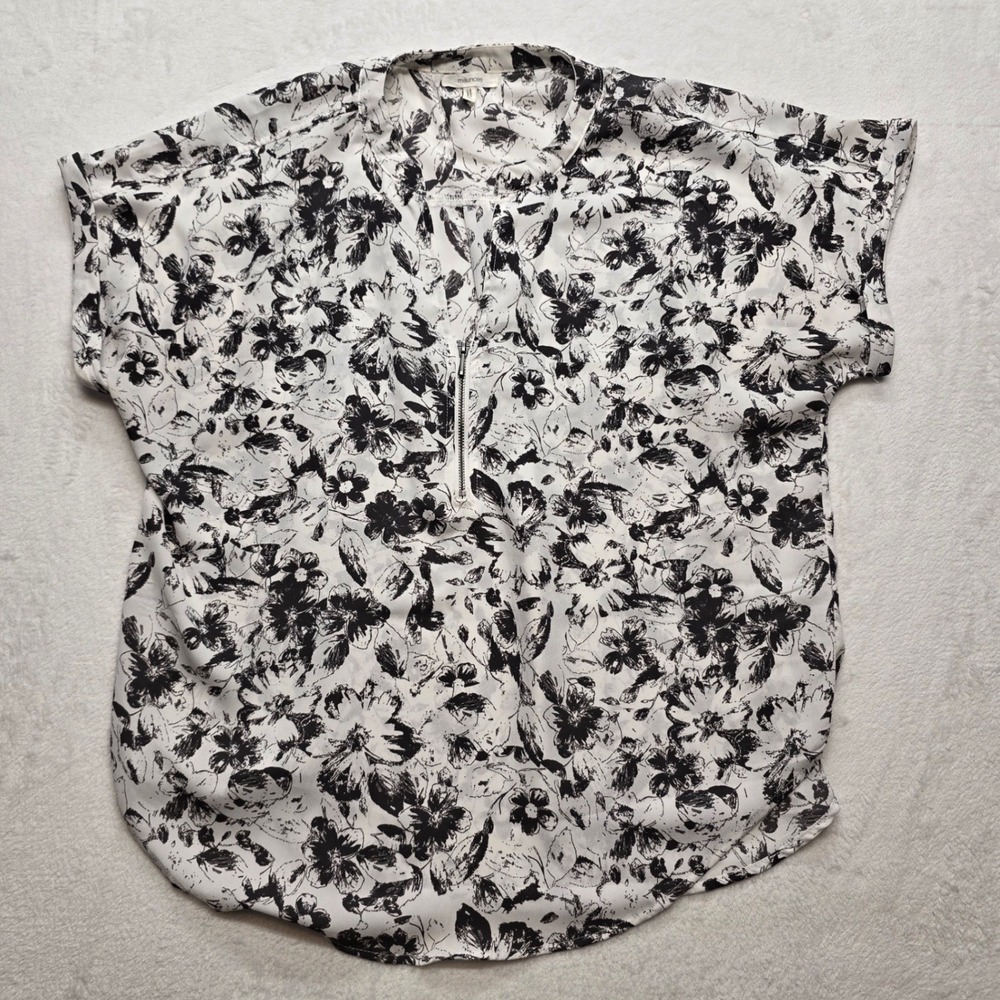 Maurices Boho Floral Zip Blouse Black White Womens M‎